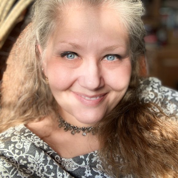 Meet your Posher, Jen - Picture 4 of 4